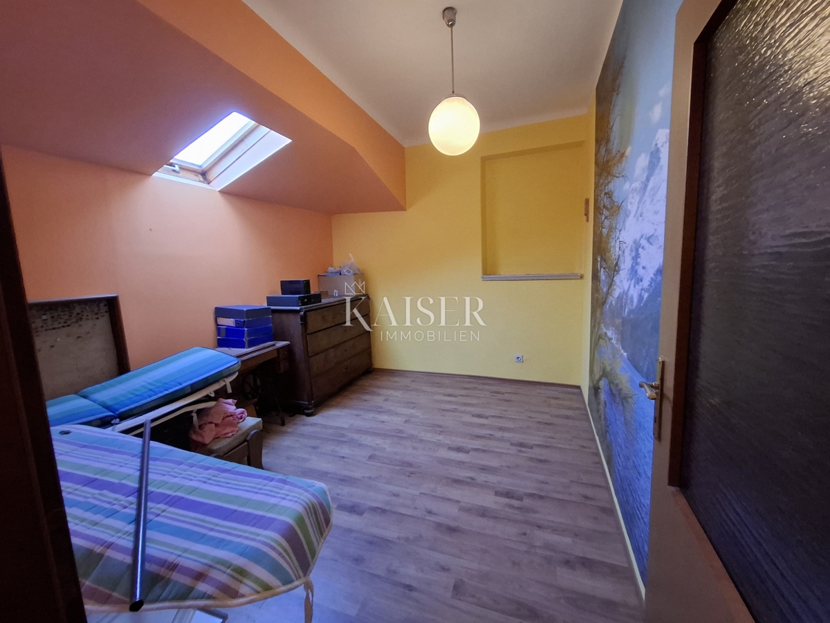 Mali Lošinj, casa 144 m2 con spazio commerciale