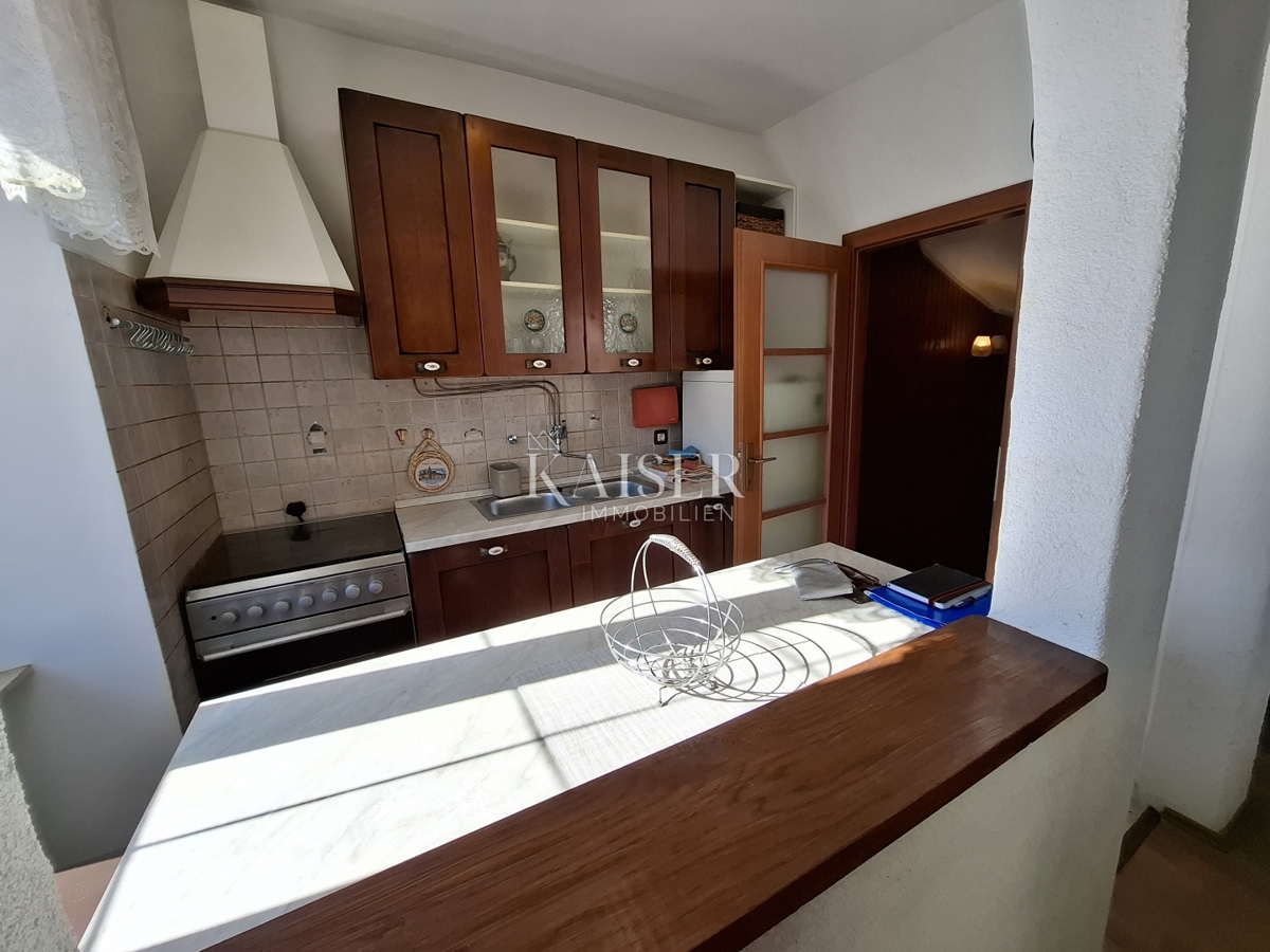 Mali Lošinj, casa 144 m2 con spazio commerciale
