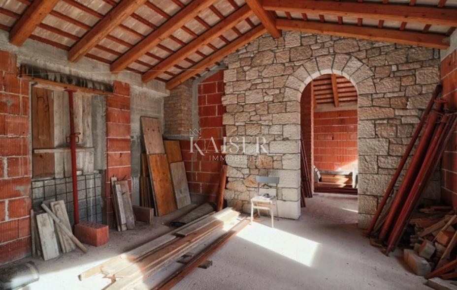 Rovigno, Sošići - un'unica villa in pietra con vista sul mare