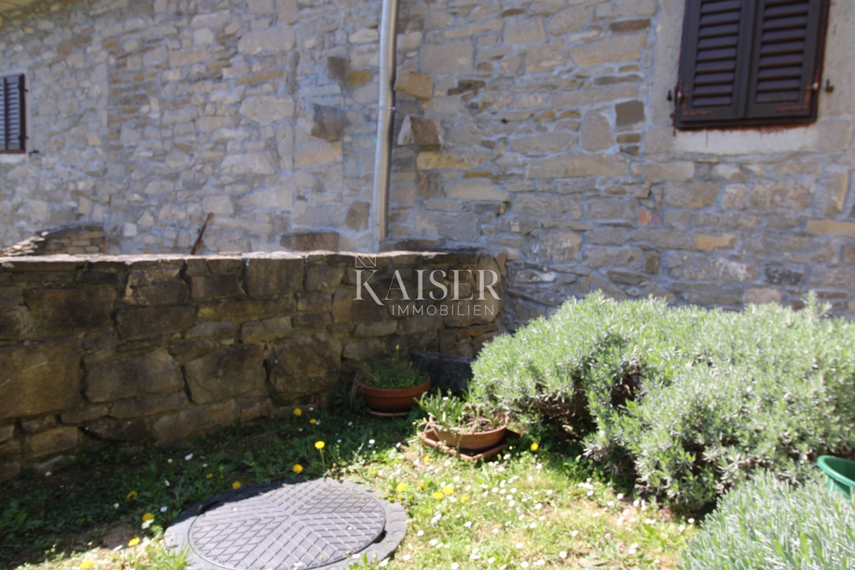 Istria - Buzet, casa con terreno di 20000 m2