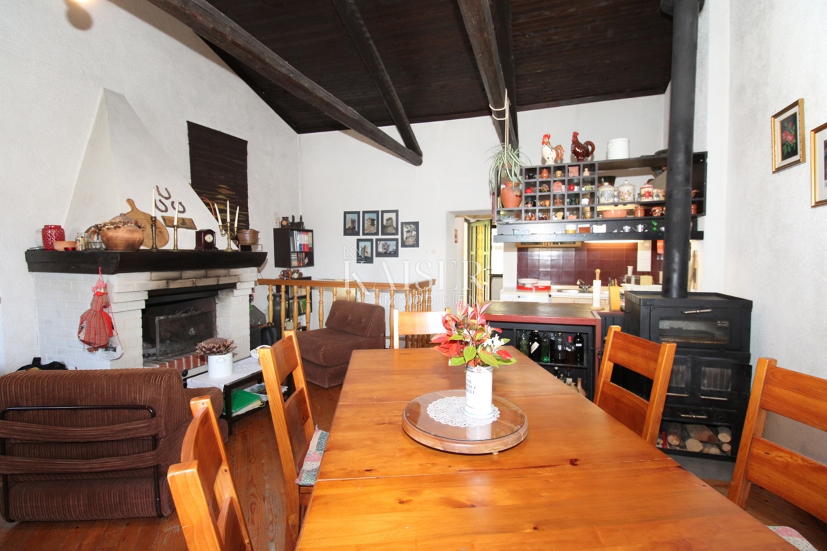 Istria - Buzet, casa con terreno di 20000 m2