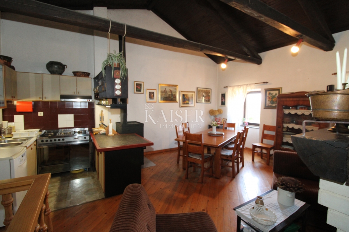 Istria - Buzet, casa con terreno di 20000 m2