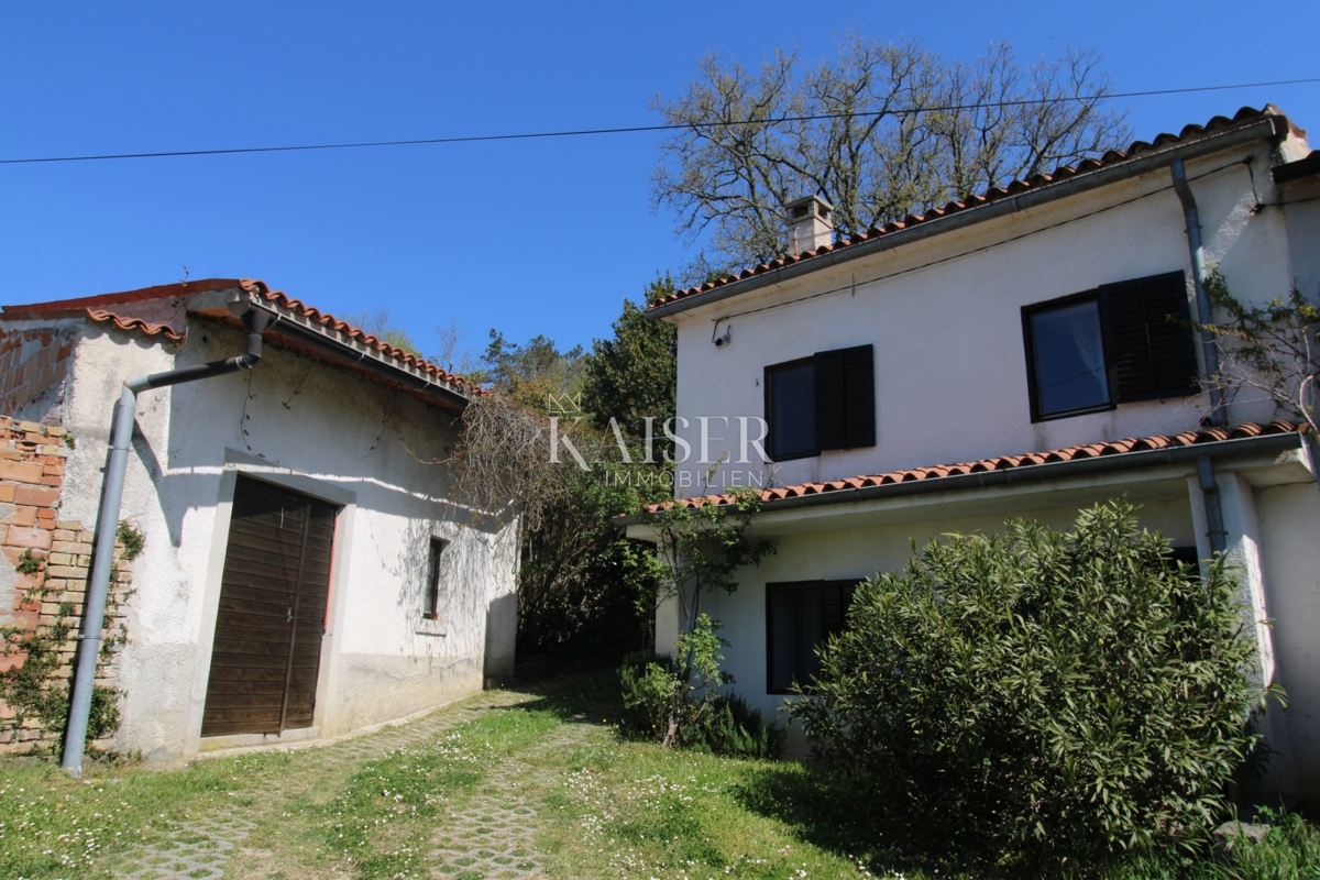 Istria - Buzet, casa con terreno di 20000 m2