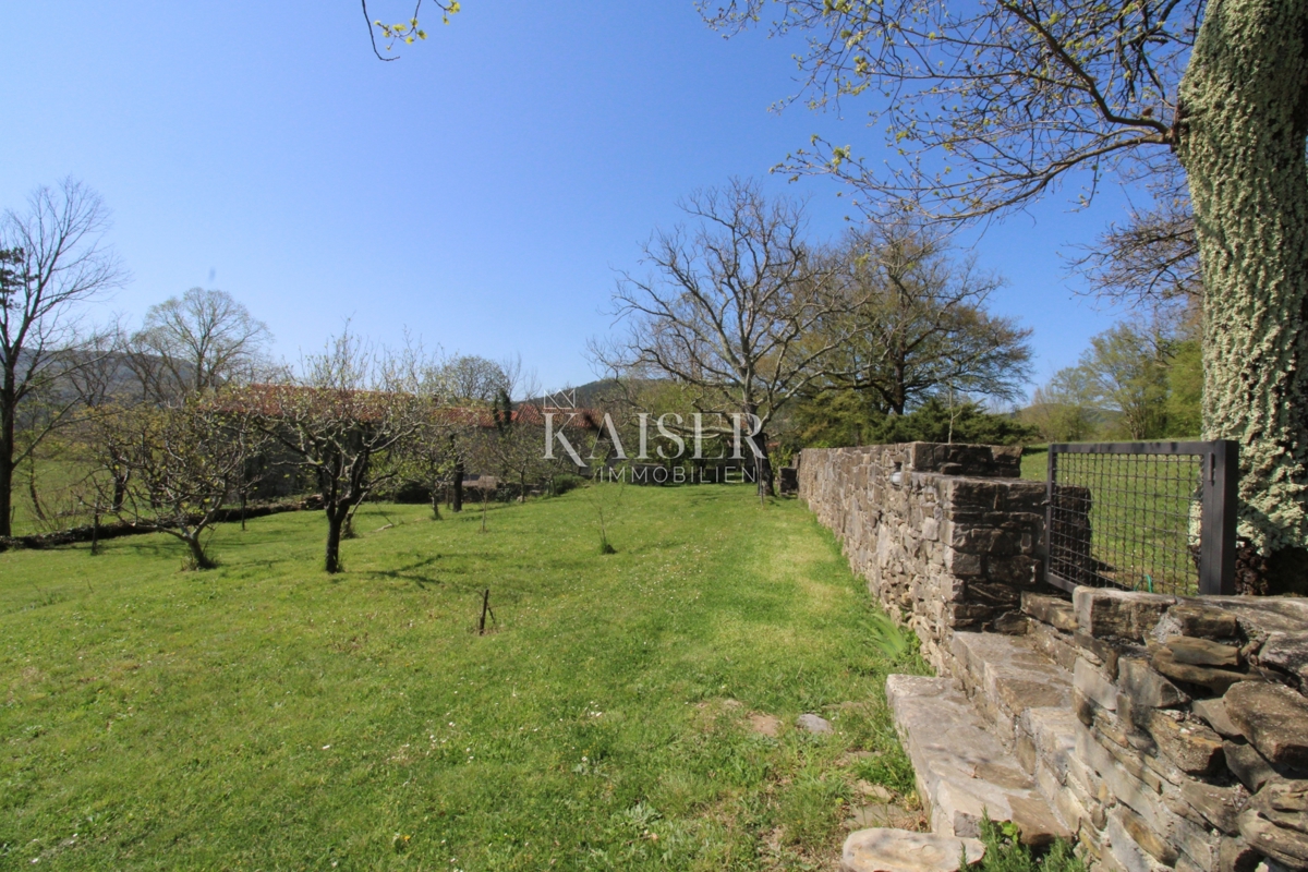 Istria - Buzet, casa con terreno di 20000 m2