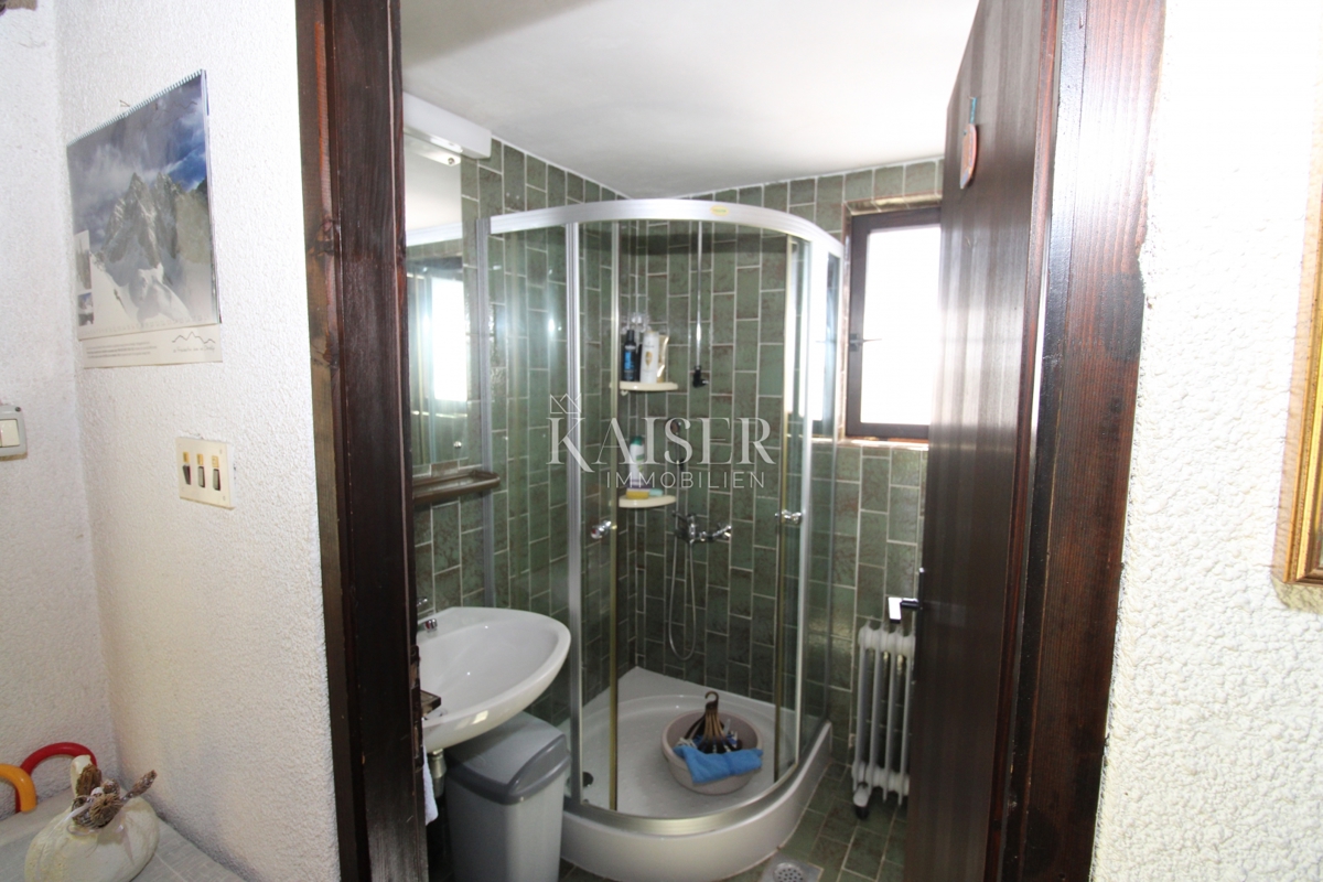 Istria - Buzet, casa con terreno di 20000 m2