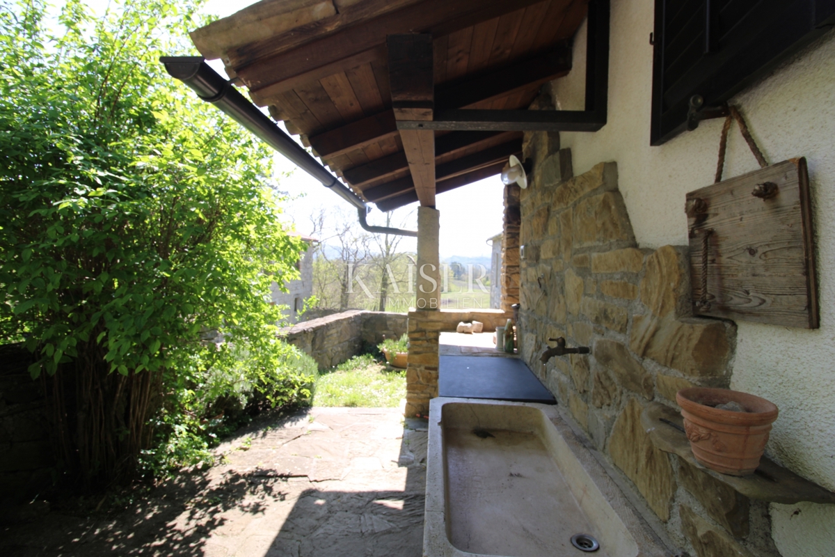 Istria - Buzet, casa con terreno di 20000 m2