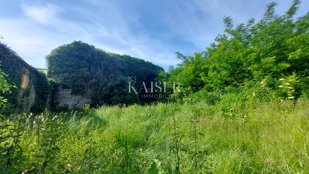 Земля під забудову Grožnjan, 1.017m2