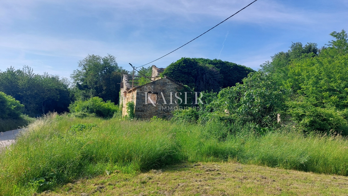 Земля під забудову Grožnjan, 1.017m2