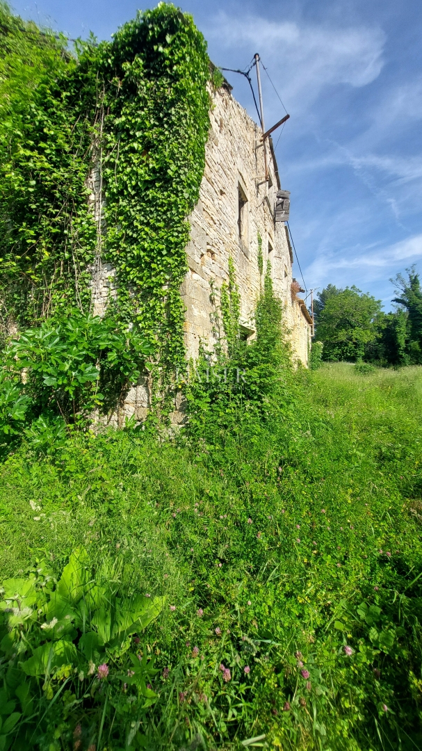 Земля під забудову Grožnjan, 1.017m2