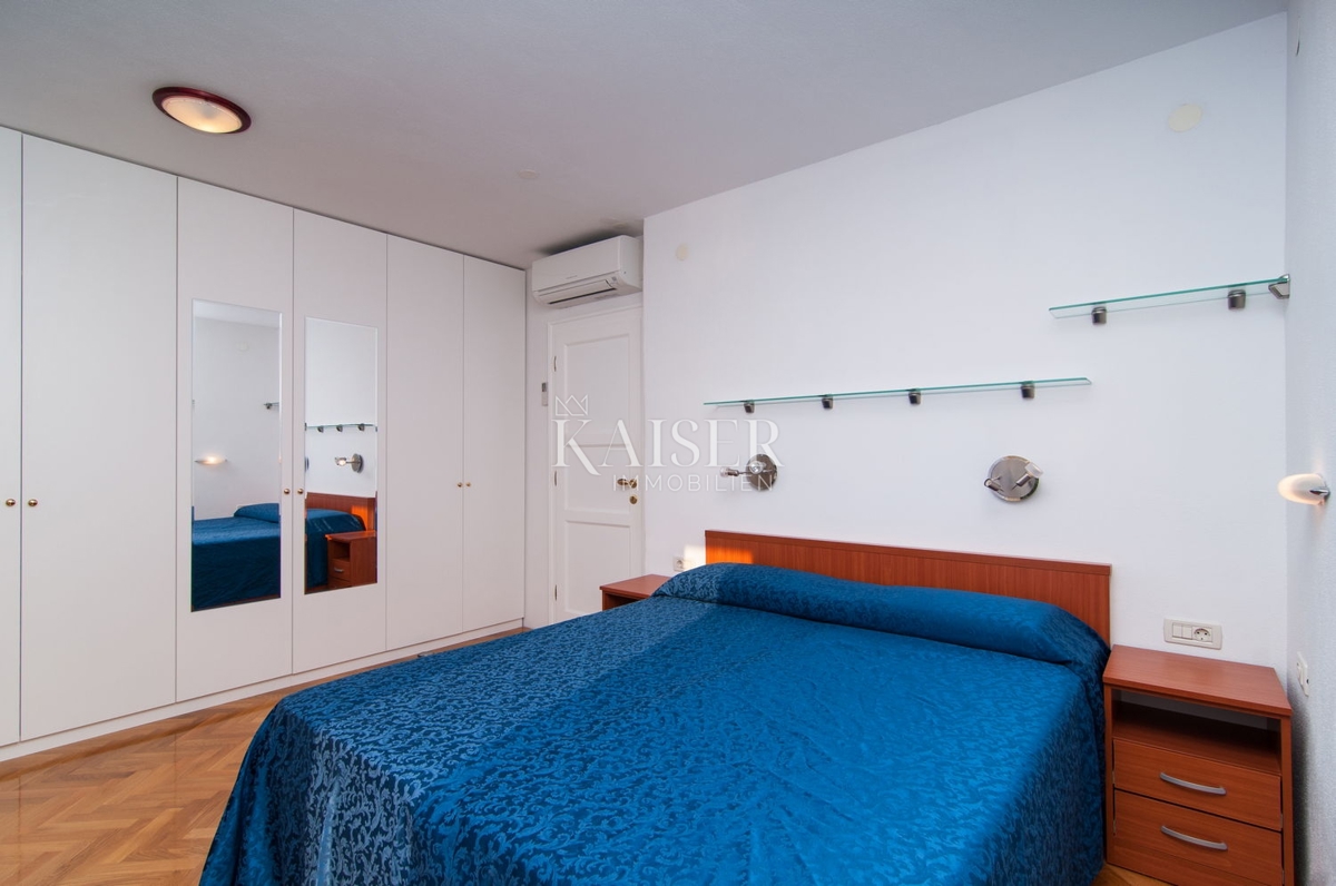 Villa Supetar, 300m2