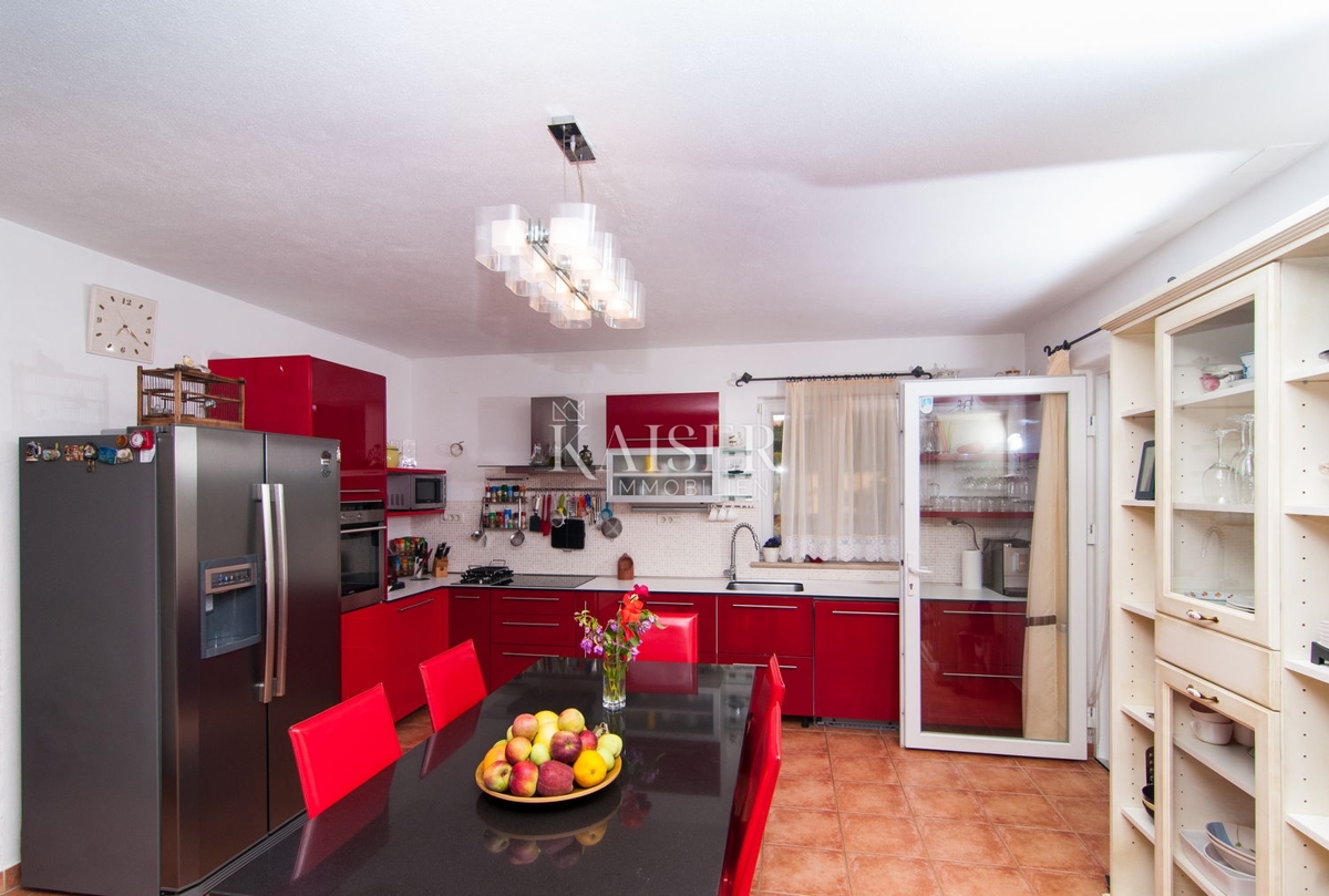 Villa Supetar, 300m2