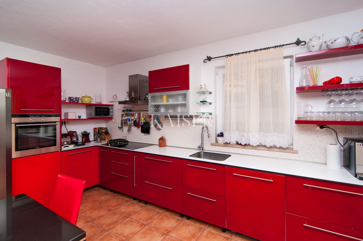 Villa Supetar, 300m2