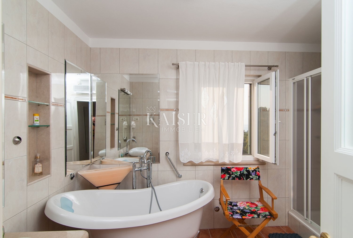 Villa Supetar, 300m2