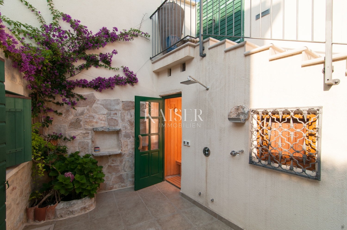 Villa Supetar, 300m2