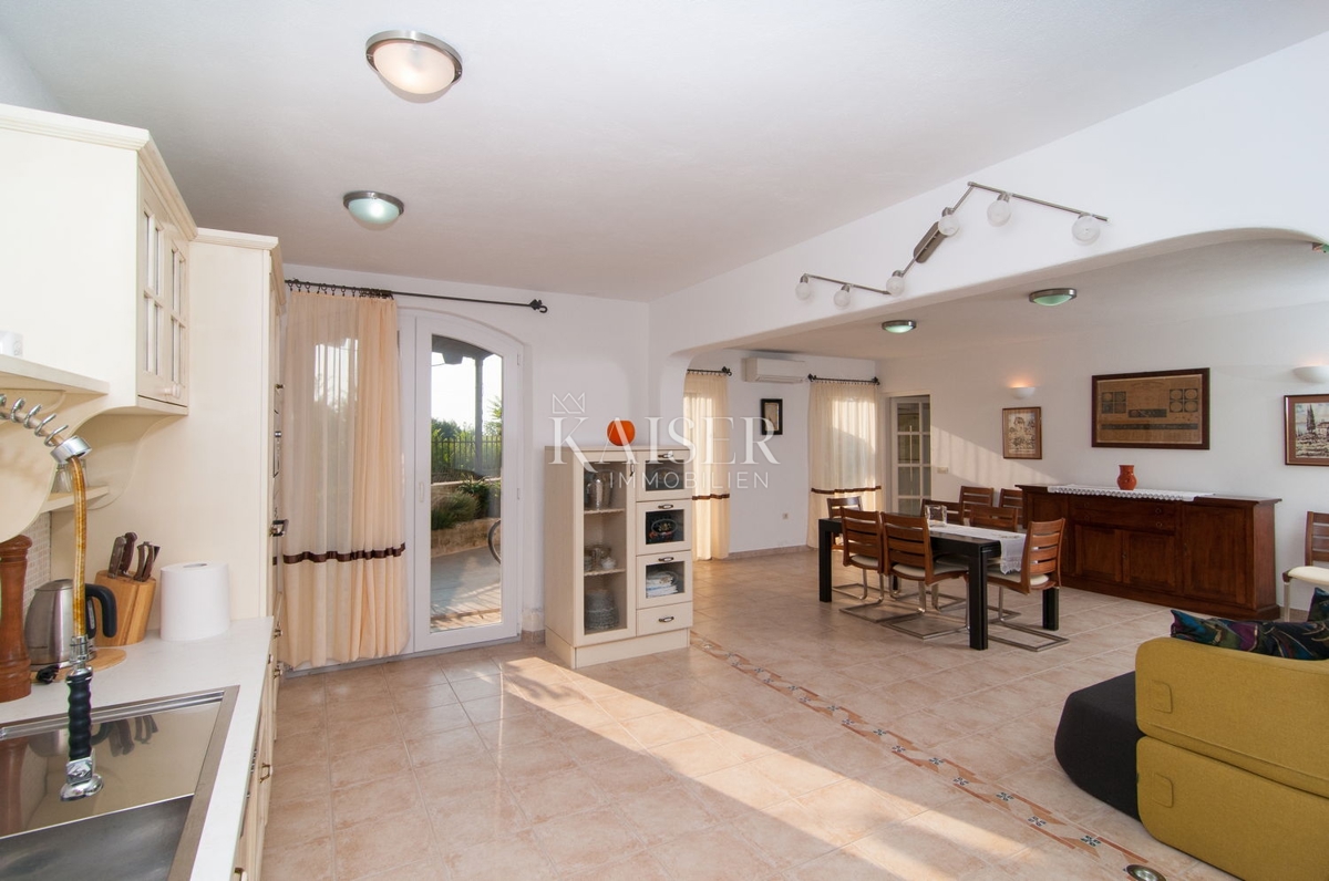 Villa Supetar, 300m2