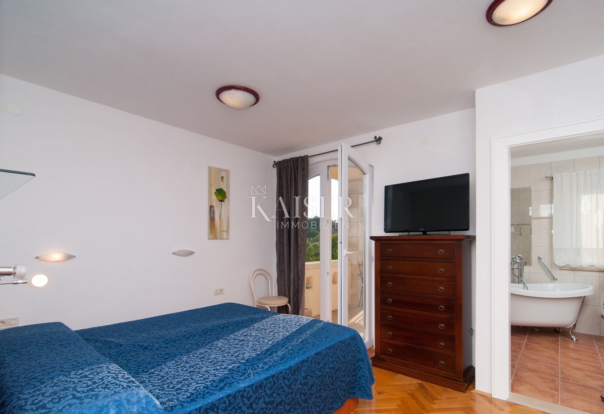 Villa Supetar, 300m2