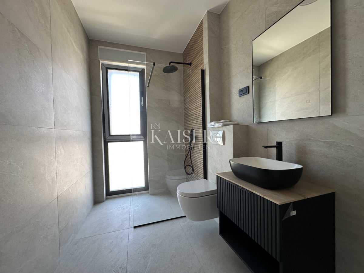 Zara, Diklo, appartamento 94,58 m2, terrazza sul tetto, a 50 m dal mare