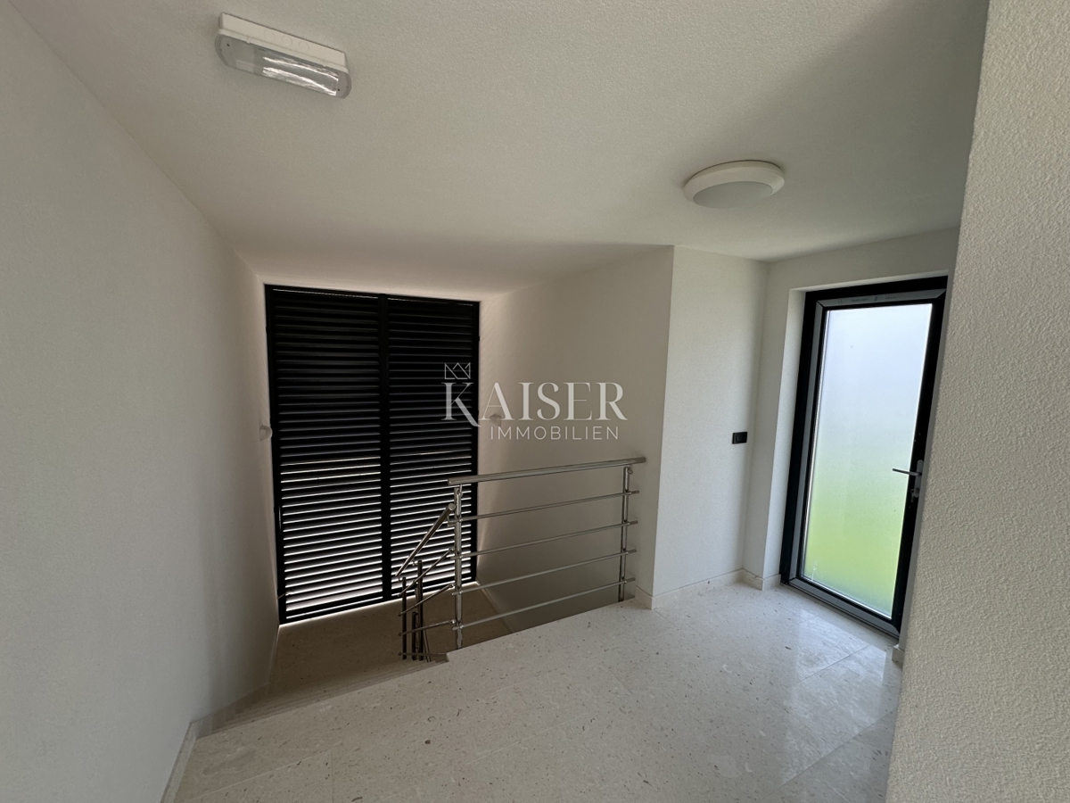 Zara, Diklo, appartamento 94,58 m2, terrazza sul tetto, a 50 m dal mare