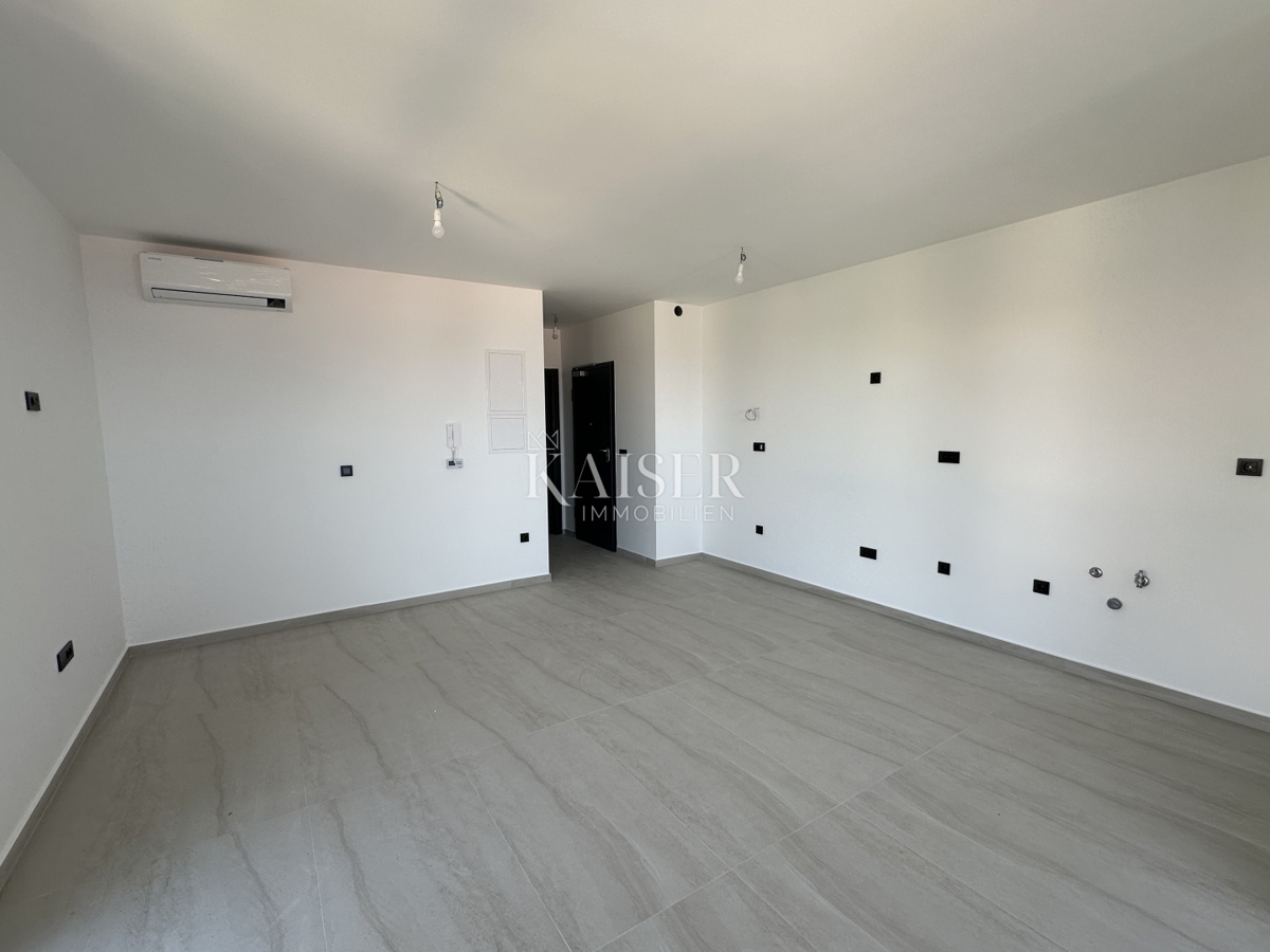 Zara, Diklo, appartamento 94,58 m2, terrazza sul tetto, a 50 m dal mare