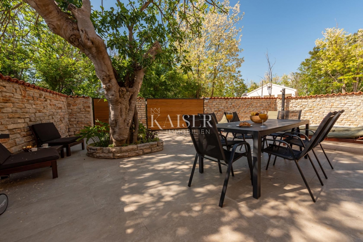 Privlaka - Zara: Autentica villa in pietra con piscina riscaldata