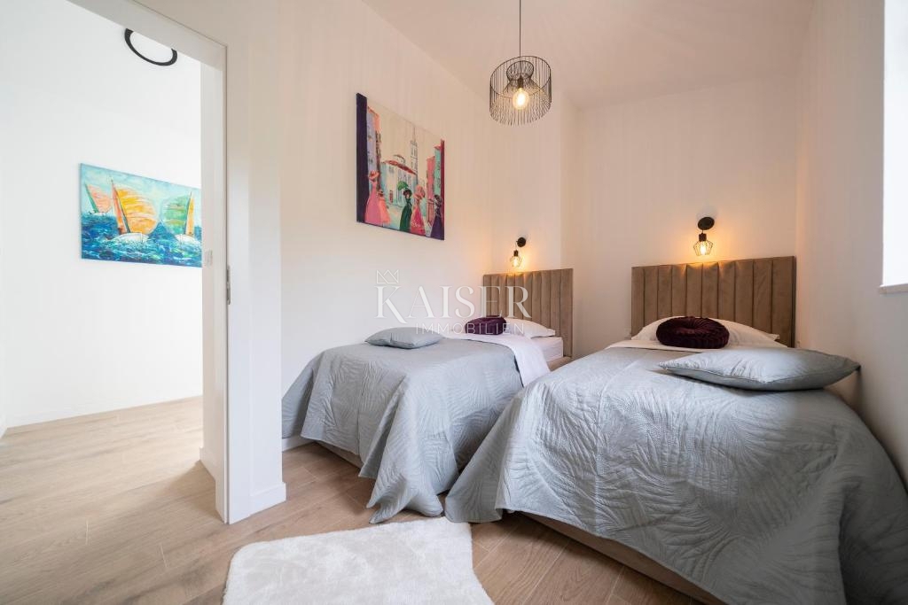 Privlaka - Zara: Autentica villa in pietra con piscina riscaldata