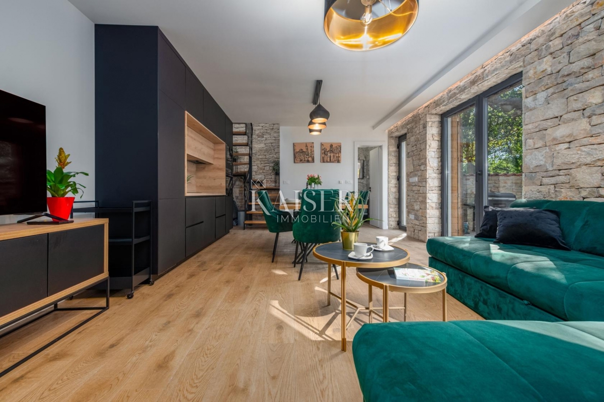 Privlaka - Zara: Autentica villa in pietra con piscina riscaldata