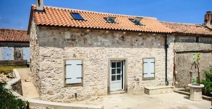 Labin, Skitača, autentica casa in pietra ristrutturata