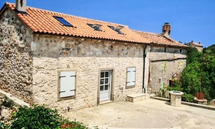 Labin, Skitača, autentica casa in pietra ristrutturata