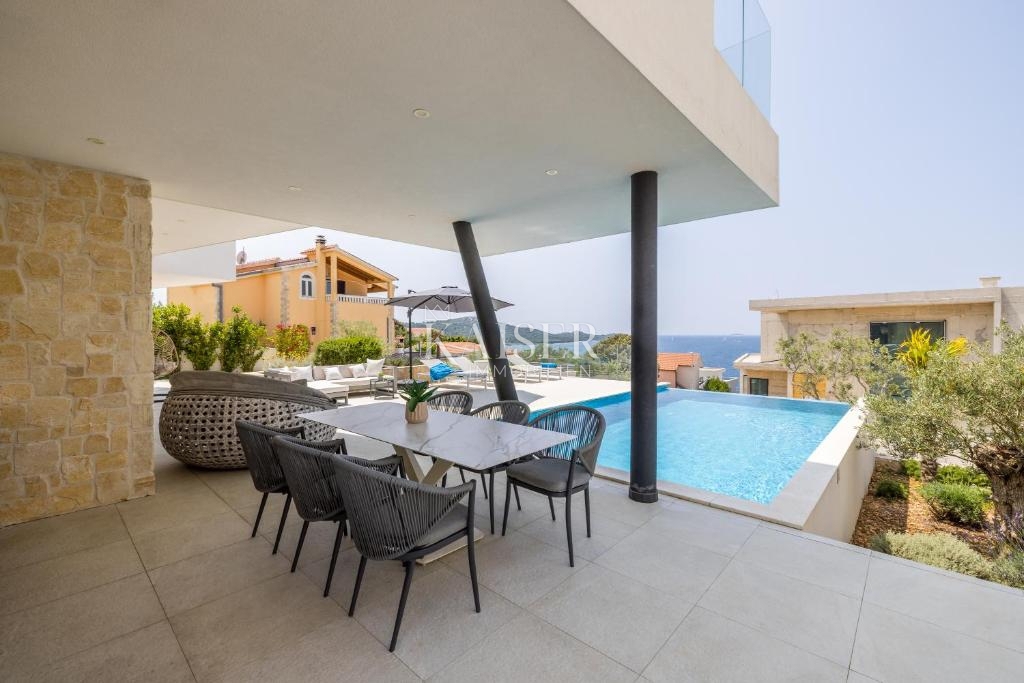 Villa Ražanj, Rogoznica, 270m2