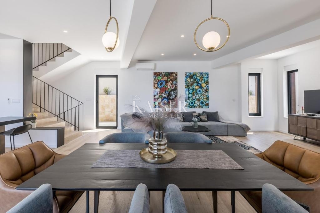 Villa Ražanj, Rogoznica, 270m2