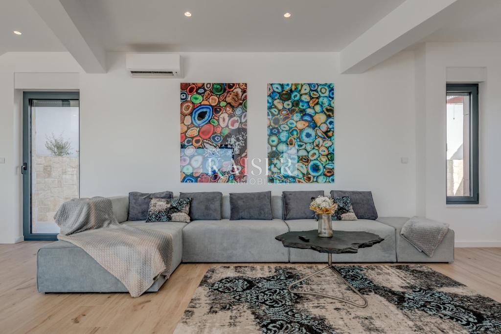 Villa Ražanj, Rogoznica, 270m2