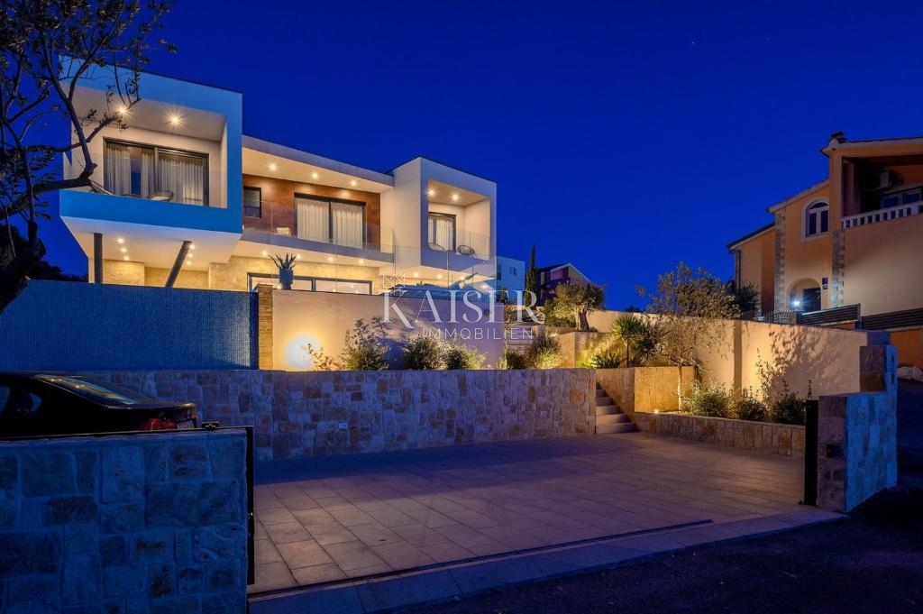 Villa Ražanj, Rogoznica, 270m2