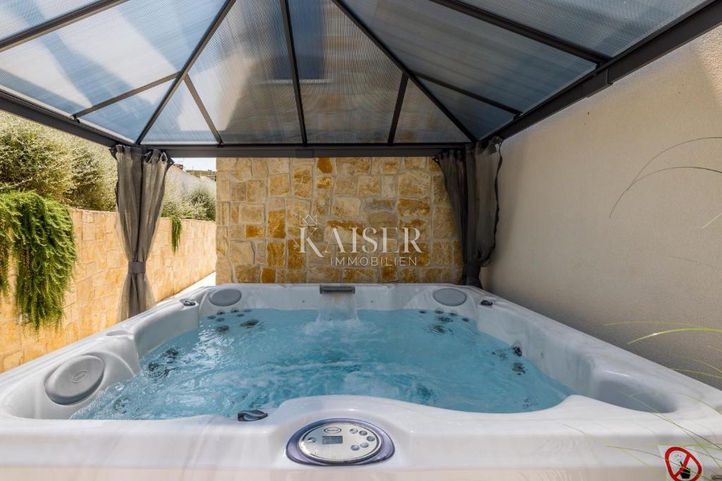 Villa Ražanj, Rogoznica, 270m2