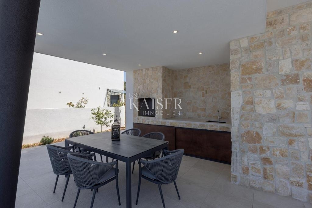 Villa Ražanj, Rogoznica, 270m2