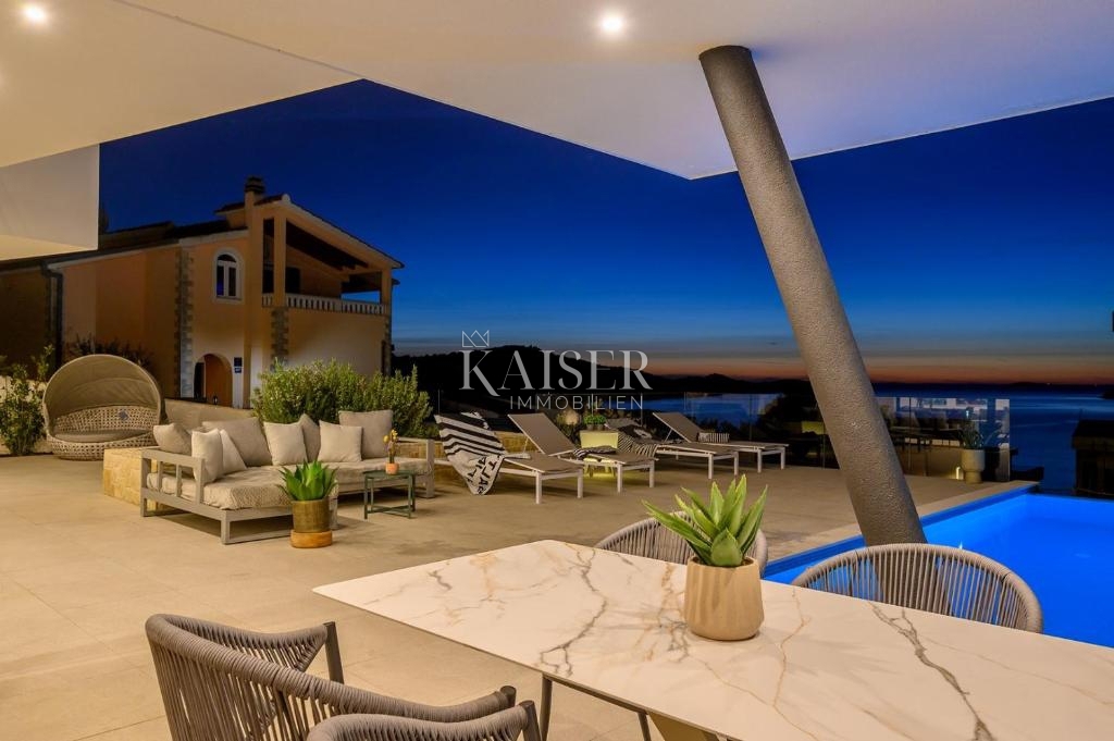 Villa Ražanj, Rogoznica, 270m2