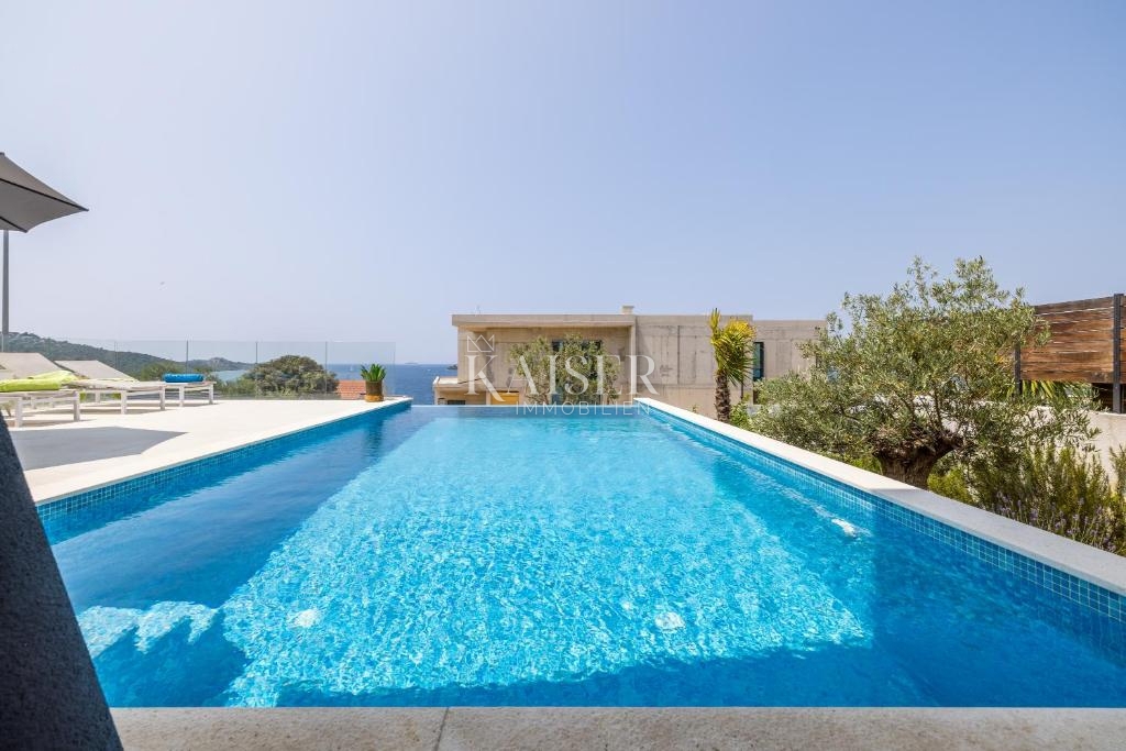 Villa Ražanj, Rogoznica, 270m2