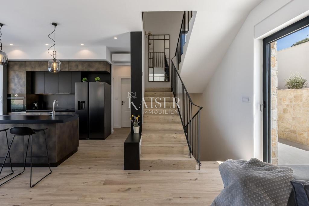 Villa Ražanj, Rogoznica, 270m2