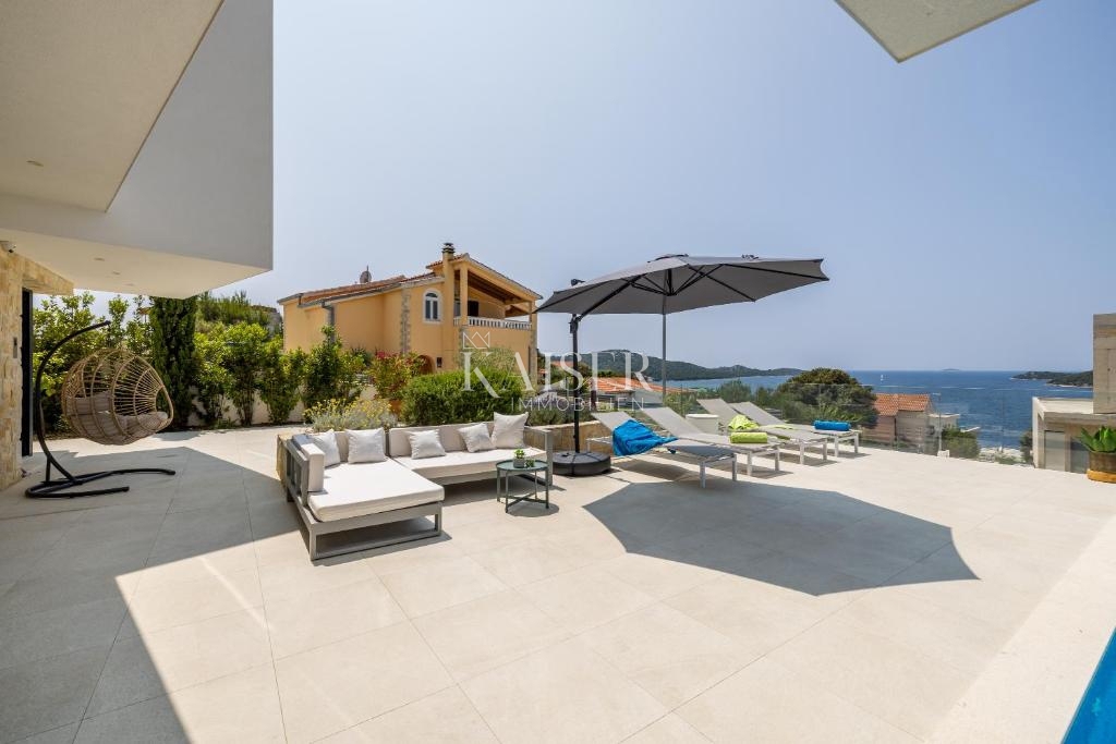 Villa Ražanj, Rogoznica, 270m2