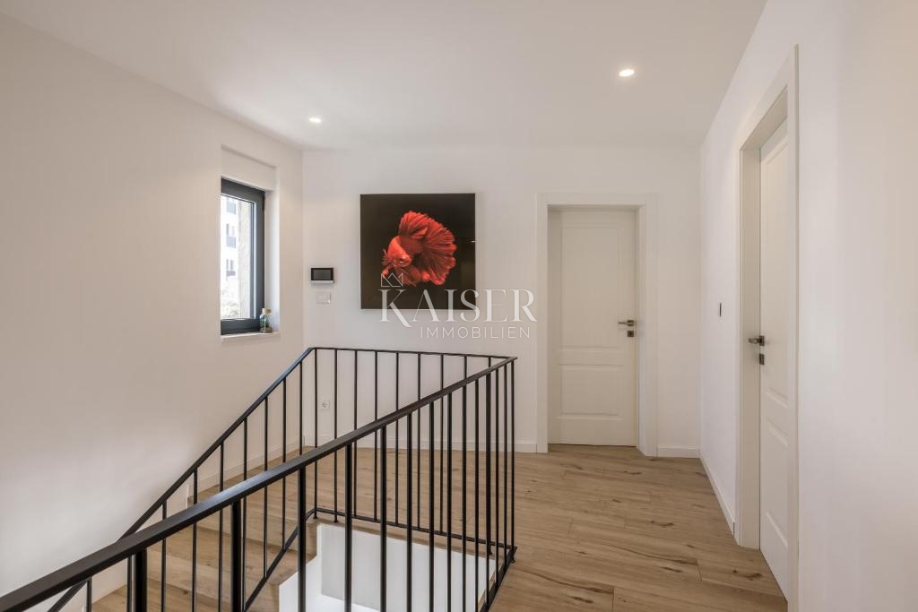 Villa Ražanj, Rogoznica, 270m2