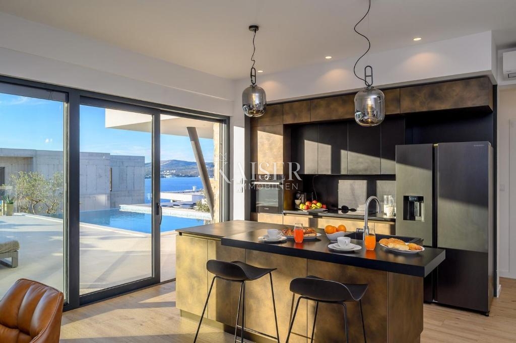 Villa Ražanj, Rogoznica, 270m2