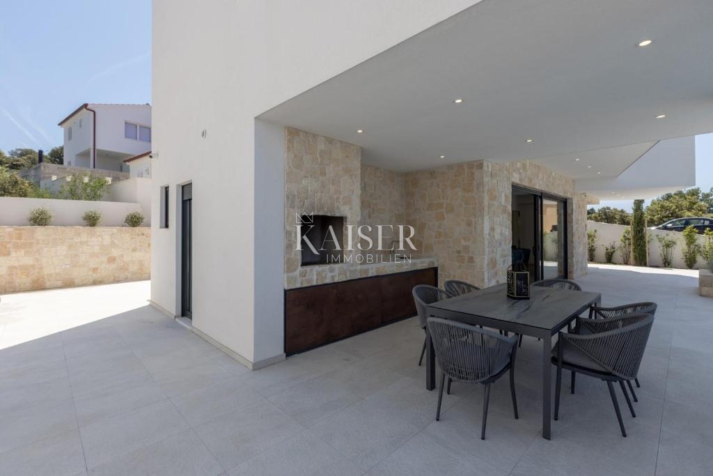 Villa Ražanj, Rogoznica, 270m2