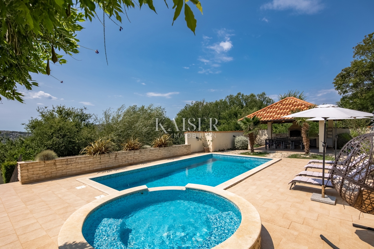 Novi Vinodolski, Bribir - Casa vacanze con giardino e piscina