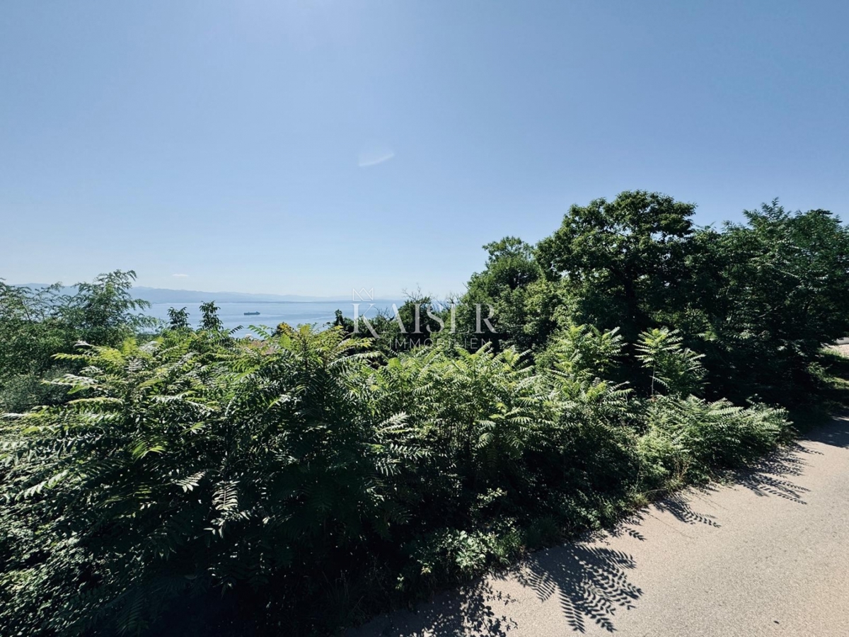 Abbazia, Poljane – Terreno edificabile con vista mare (1.109 m2)