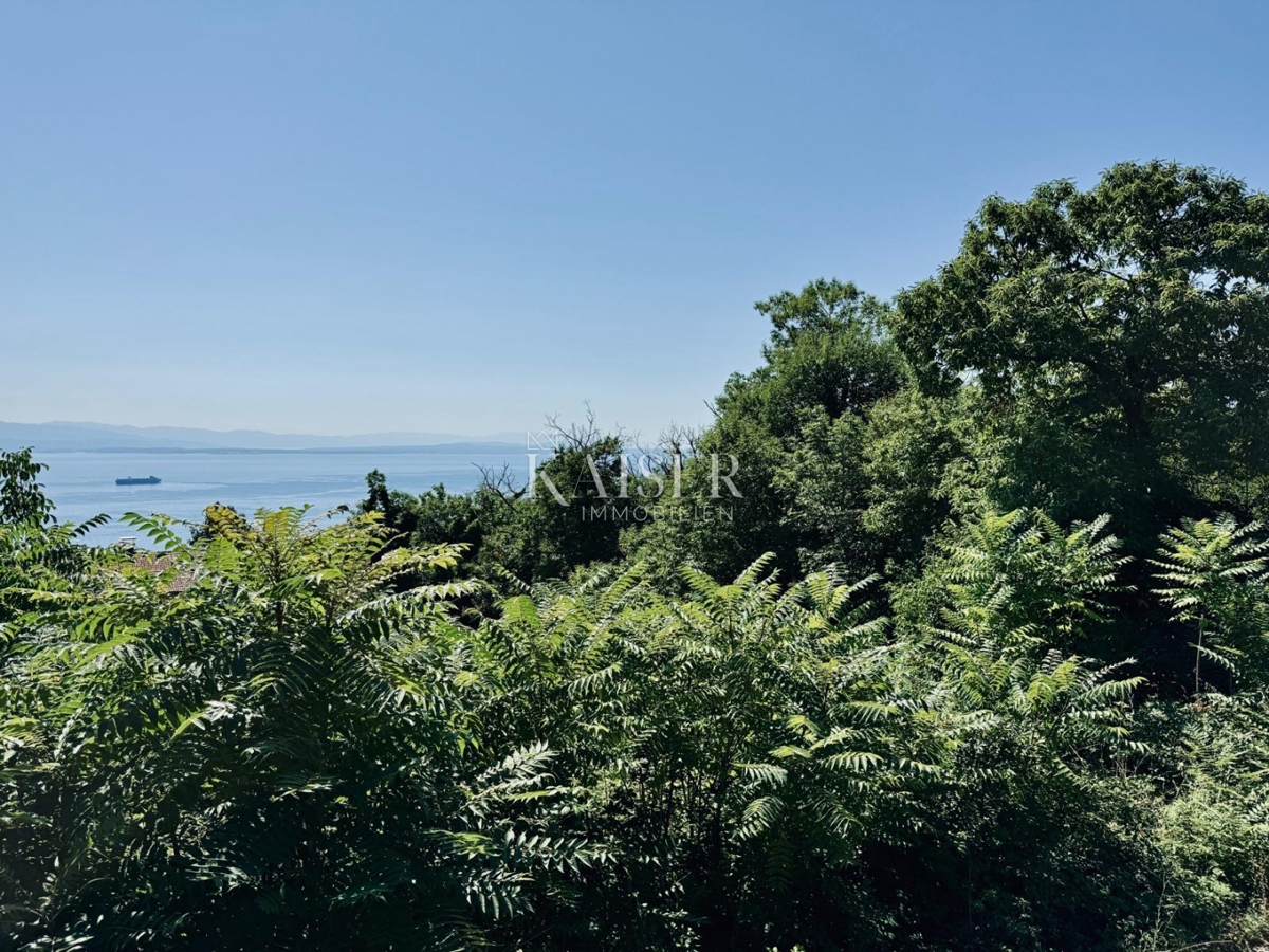 Abbazia, Poljane – Terreno edificabile con vista mare (1.109 m2)