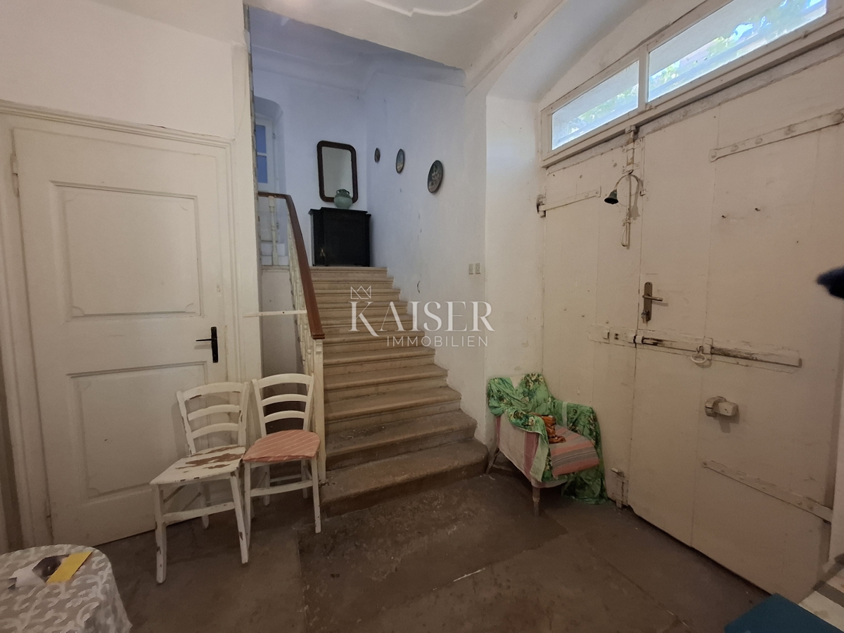 Mali Lošinj, grande casa in pietra nel centro storico