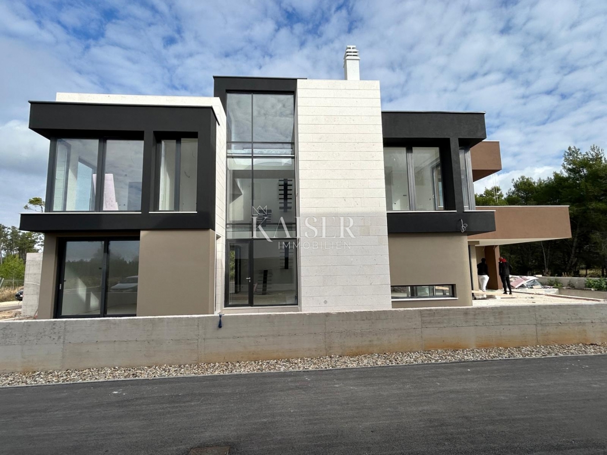 Zara, Privlaka - nuova villa di lusso con piscina in una pineta, a pochi passi dalla spiaggia sabbiosa