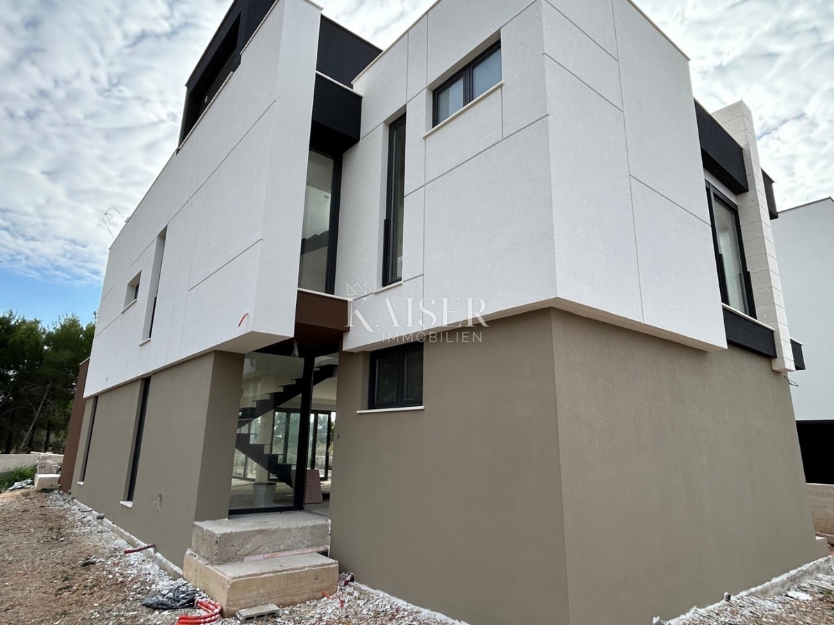 Zara, Privlaka - nuova villa di lusso con piscina in una pineta, a pochi passi dalla spiaggia sabbiosa