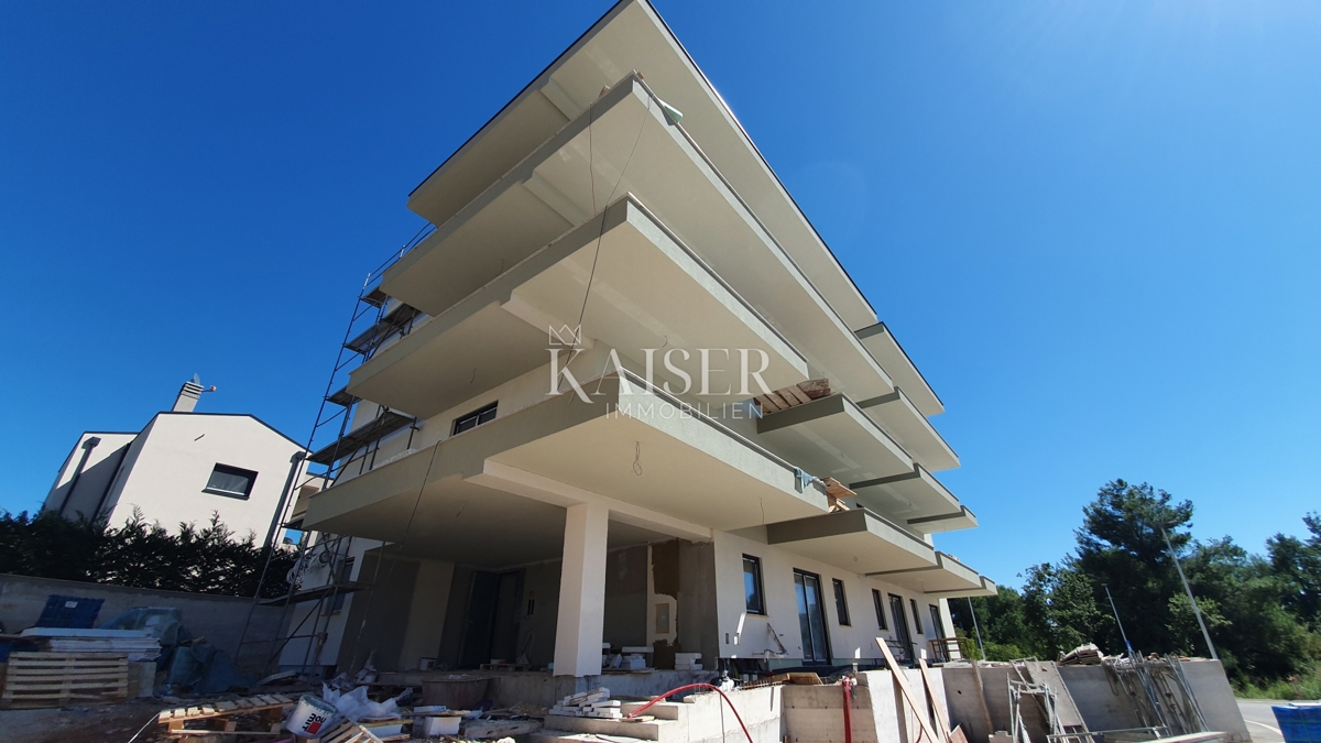 Istria - Parenzo, appartamenti vicino al mare a partire da 180.000,00 euro. 