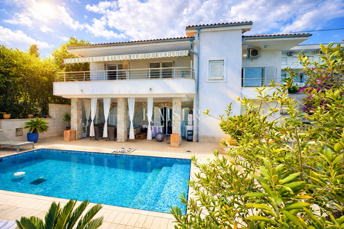 Opatija, Ičići - Bellissima villa familiare con piscina a 200 m dal mare