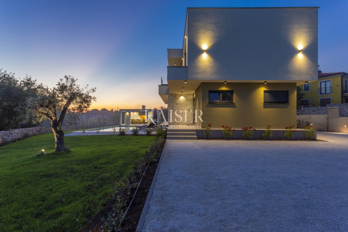 Istria, Svetvincenat - bellissima villa moderna con piscina